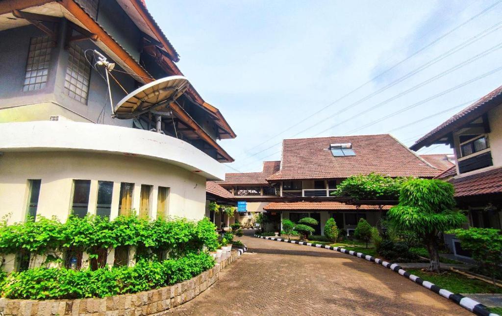 D'Arcici Hotel Plumpang Giacarta Esterno foto
