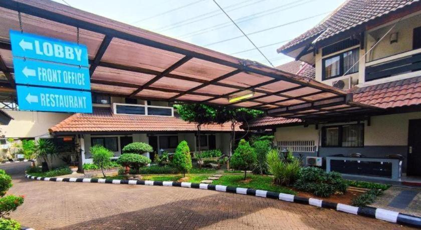 D'Arcici Hotel Plumpang Giacarta Esterno foto