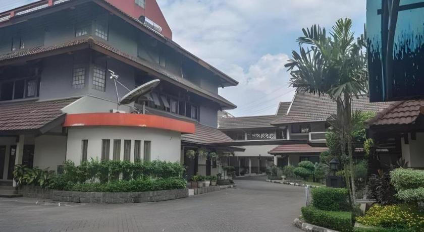 D'Arcici Hotel Plumpang Giacarta Esterno foto