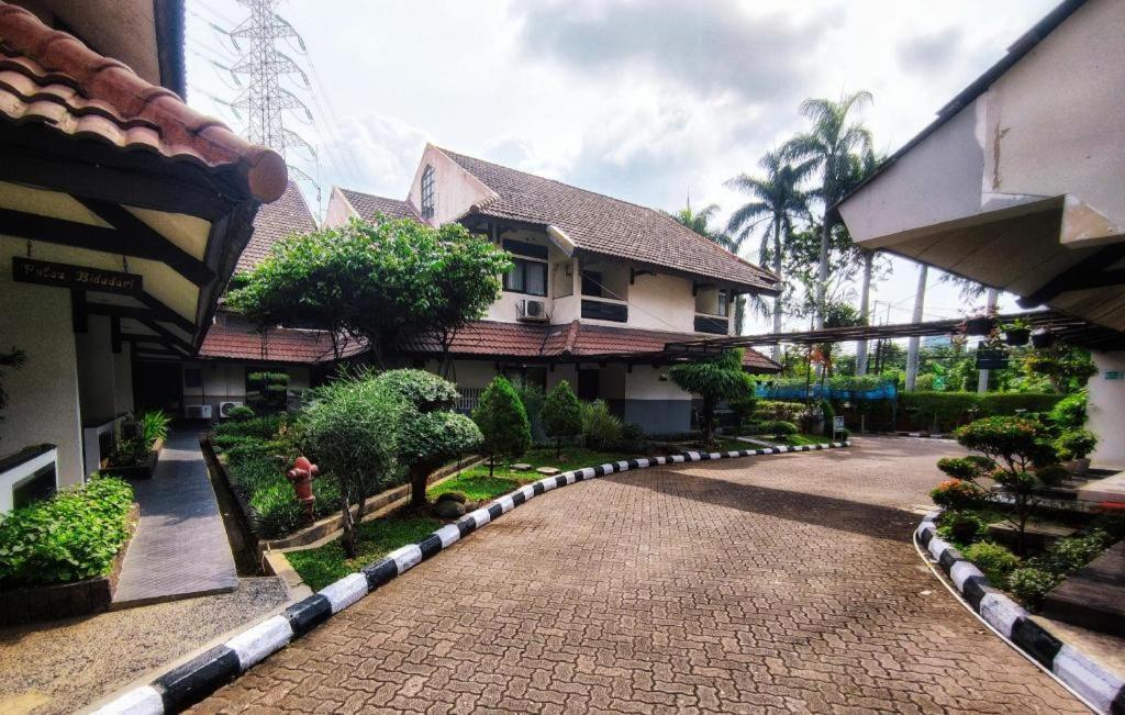 D'Arcici Hotel Plumpang Giacarta Esterno foto