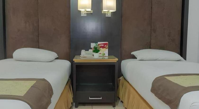 D'Arcici Hotel Plumpang Giacarta Esterno foto