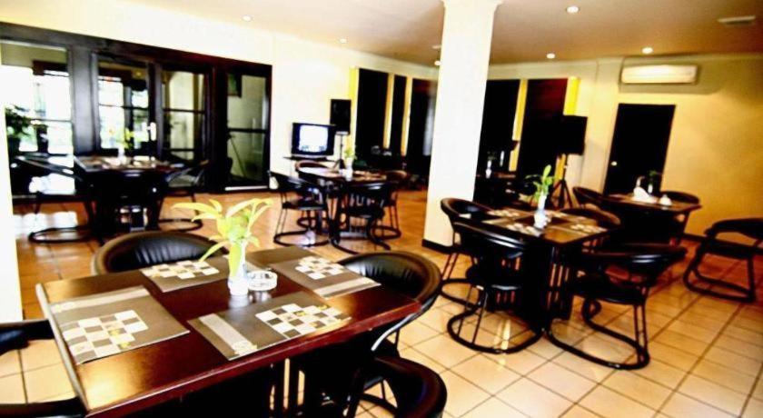 D'Arcici Hotel Plumpang Giacarta Esterno foto